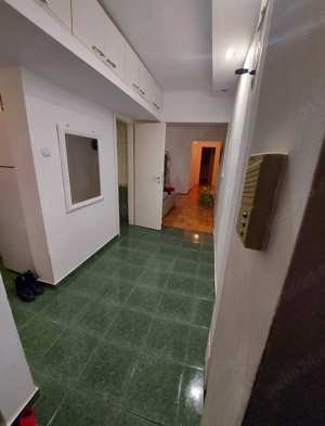 De vânzare apartament 3 camere zona Dacia lângă parc  - imagine 3