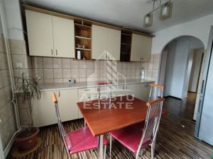 Apartament 4 camere, garaj propriu, centrala proprie, zona Lipovei - imagine 7