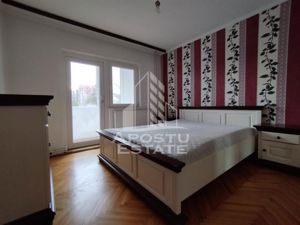 Apartament 4 camere, garaj propriu, centrala proprie, zona Lipovei - imagine 2