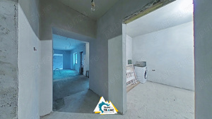 Casa in curs de renovare cu 4 camere la 19 km de Arad in Variasu Mare - imagine 11