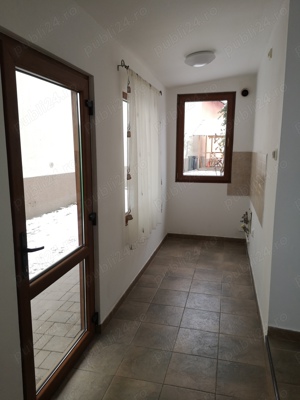 Apartament nemobilat la casa, 2 camere, 38 mp cu curte si gradina - imagine 3