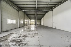 Hala industriala de inchiriat în Arad, 2.744 m², acces TIR și auto - imagine 3