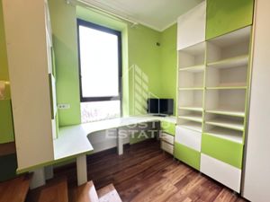 Apartament 3 camere  proaspat renovat zona Centrala - imagine 8