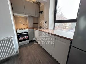 Apartament 3 camere  proaspat renovat zona Centrala - imagine 4