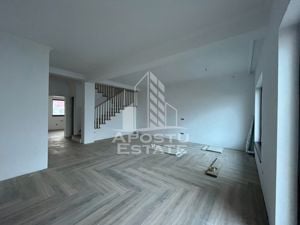 Duplex cu 4 camere, 3 bai,teren 250 mp in zona Dambovita