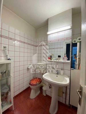 Apartament cu 3 camere, decomandat, centrala proprie - imagine 7