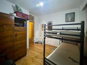 Apartament 2 camere, 2 balcoane si garaj - zona Intim - imagine 3