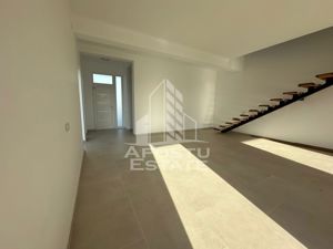 Duplex modern, 4 camere, zona linistita, aproape de facilitati - imagine 2