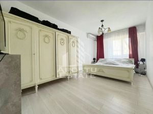 Apartament 5 camere, etaj intermediar + garaj, zona Calea Lipovei - imagine 4