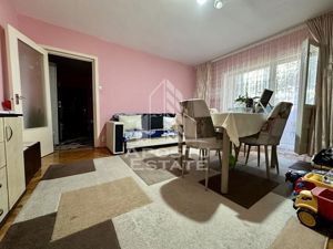 Apartament cu 2 camere, centrala proprie, etaj 1, zona Sagului