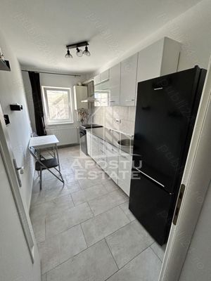 Apartament decomandat cu 2 camere, mobilat, la casa, in vatra satului - imagine 4