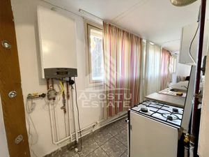 Apartament cu 2 camere, centrala proprie,boxa de 17 mp, zona Girocului - imagine 5