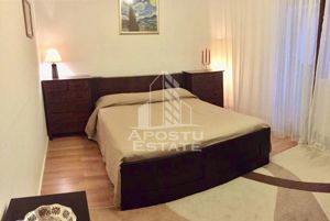 Apartament o camera, balcon si bucatarie inchisa, centrala proprie