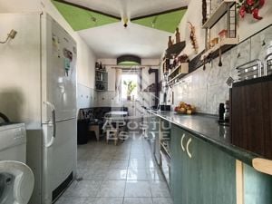 Apartament 4 camere, decomandat, necesita renovare, Pentru investitie!