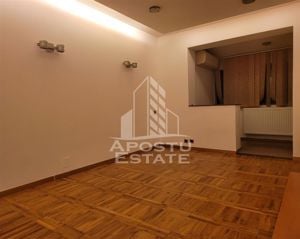 Apartament decomandat cu 3 camere, centrala proprie, parter, Lipovei - imagine 2