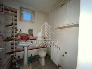 Casa individuala , cu garaj si teren de 856 mp in Ghiroda - imagine 9