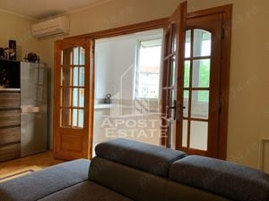 Apartament cu 3 camere, decomandat, centrala proprie,in zona Lunei - imagine 5