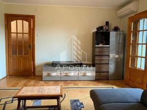 Apartament cu 3 camere, decomandat, centrala proprie,in zona Lunei - imagine 4