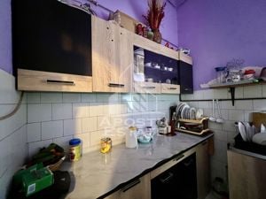 Apartament 3 camere, curte comuna, toate utilitatile, zona Lunei - imagine 7