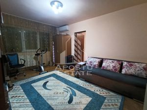 Apartament 2 camere, centrala proprie, etaj 3, situat in C. Sagului.