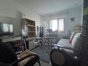 Apartament 4 camere, decomandat, 3 dormitoare, 2 bai, zona Fratelia. - imagine 7