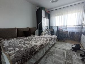 Apartament 4 camere, decomandat, 3 dormitoare, 2 bai, zona Fratelia. - imagine 6