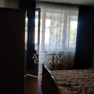 Apartament 3 camere, decomandat cu centrala proprie langa Medicina - imagine 3