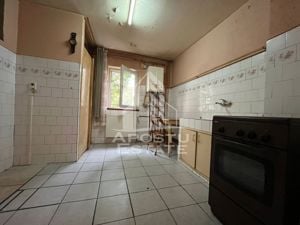 Apartament cu 3 camere, 2 bai, centrala proprie, zona Girocului