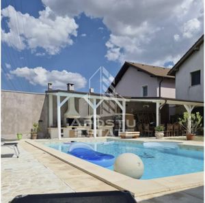 Casa cu piscina, 4 camere, Sacalaz