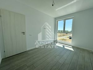 Apartament cu 2 camere, la asfalt, hotel IQ, etaj intermediar cu lift. - imagine 7