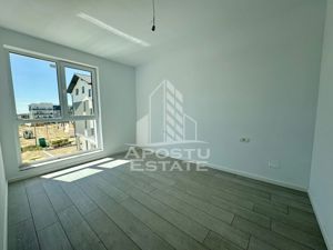 Apartament cu 2 camere, la asfalt, hotel IQ, etaj intermediar cu lift. - imagine 6