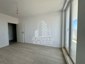 Apartament cu 2 camere, la asfalt, hotel IQ, etaj intermediar cu lift. - imagine 3