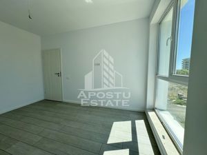 Apartament cu 2 camere, la asfalt, hotel IQ, etaj intermediar cu lift. - imagine 8