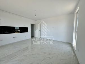 Apartament cu 2 camere, la asfalt, hotel IQ, etaj intermediar cu lift. - imagine 3