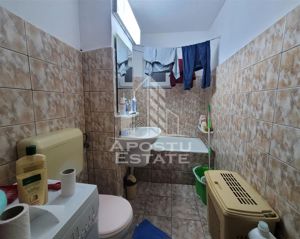 Apartament cu 3 camere, 2 bai, centrala proprie, zona Bucovina - imagine 7