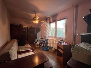 Apartament cu 3 camere, centrala proprie, etajul 1, zona Sagului - imagine 4