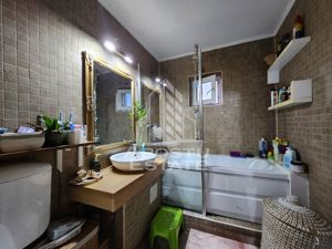 Apartament decomandat cu 3 camere, centrala proprie,  zona Lipovei - imagine 3