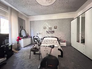 Apartament 4 camere, etajul 1 cu acoperisul reabilitat in Piata Maria. - imagine 3