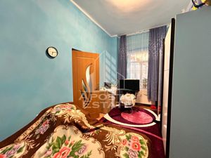 Apartament 2 camere, la curte comuna, pod mansardabil in zona Centrala - imagine 5