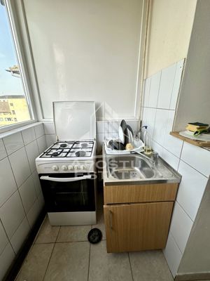 Apartament cu 3 camere, centrala proprie, zona Soarelui - imagine 4