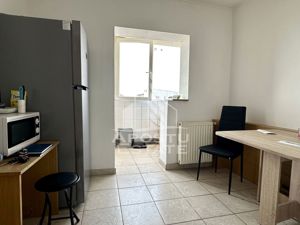 Apartament cu 3 camere, centrala proprie, zona Soarelui - imagine 2