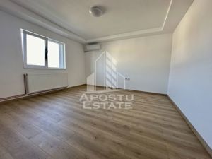 Apartament cu 2 camere, etaj 1,  pod propriu, la asfalt, Giroc