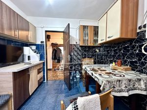 Apartament cu 3 camere, centrala proprie, zona Sagului - imagine 5