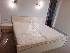 Casă cu 5 camere , 240 mp, teren 701mp,centrală proprie, Vladimirescu - imagine 10