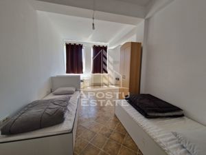 Casă individuală- Spațiu comercial cu 6 camere,280 mp,Zona Dragasani - imagine 3