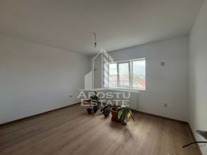 Apartament decomandat, complet renovat cu centrala proprie - imagine 5