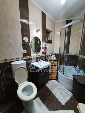 Casă cu 5 camere , 240 mp, teren 701mp,centrală proprie, Vladimirescu - imagine 20