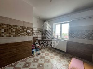 Apartament decomandat, complet renovat cu centrala proprie - imagine 3