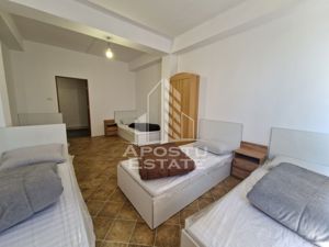 Casă individuală- Spațiu comercial cu 6 camere,280 mp,Zona Dragasani - imagine 2