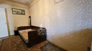 Apartament cu 3 camere, centrala proprie, etaj 3, zona Dacia